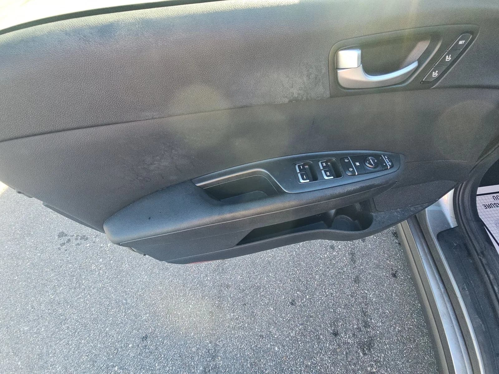 2016 Kia Optima — front seats