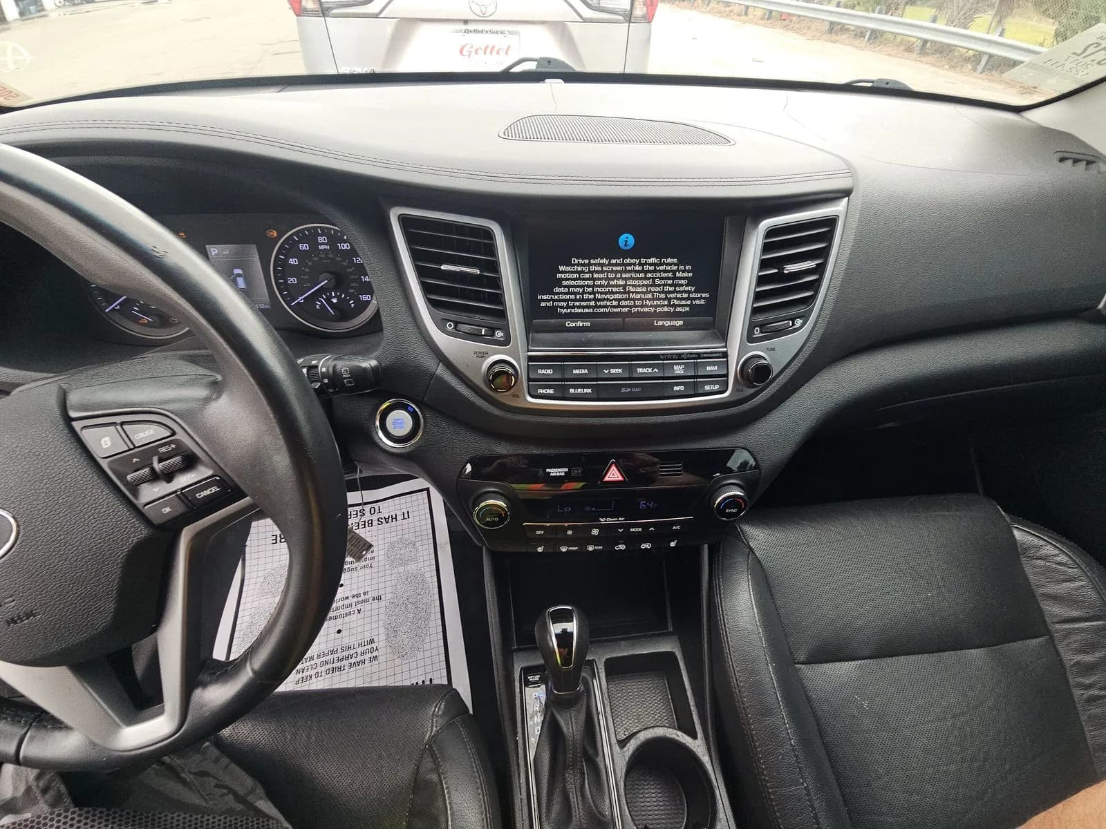 2017 Hyundai Tucson Limited — front seats