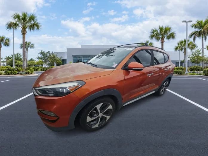 2017 Hyundai Tucson Limited — three-quarter front